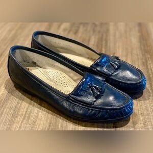 SAS Softie Loafers Comfort Shoe Womens Sz 8 Tassel Kiltie Slip On Navy Blue